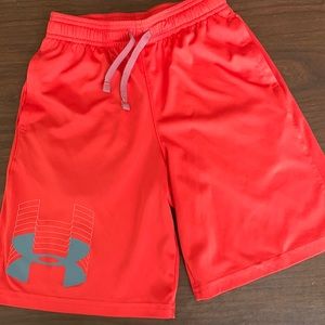 Boys Under Armor Mesh shorts, size medium